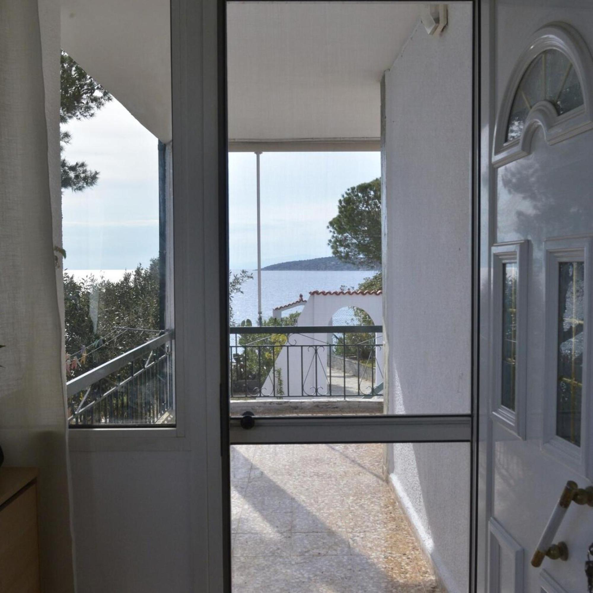 Salamis Beachfront House Buitenkant foto