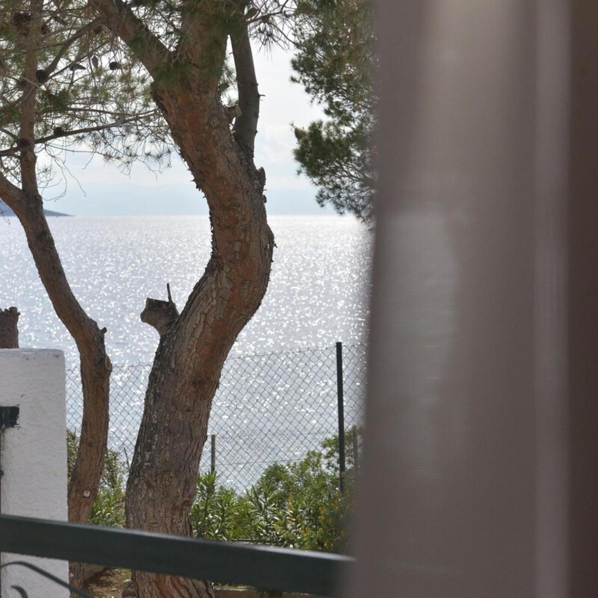 Salamis Beachfront House Buitenkant foto